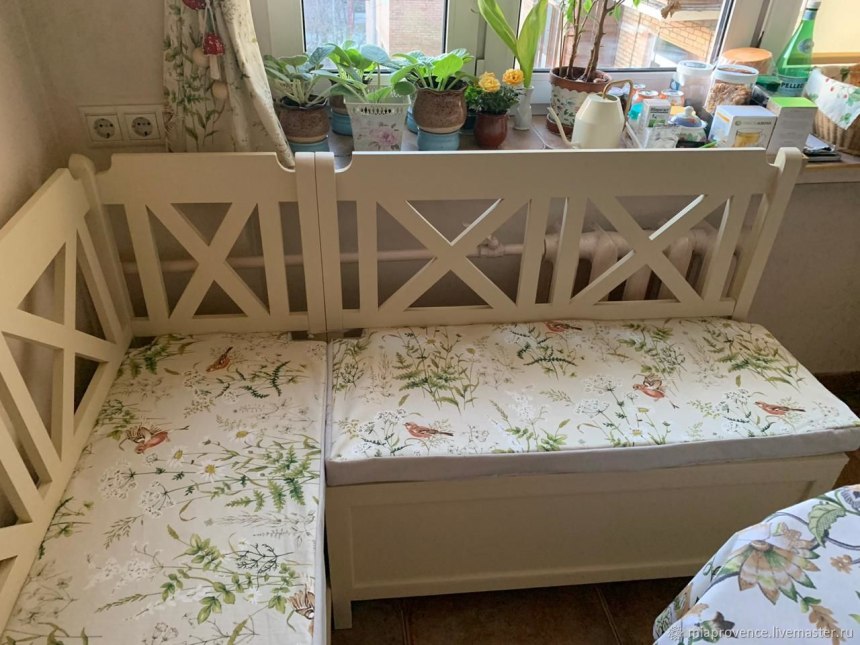Скамейка на кухню