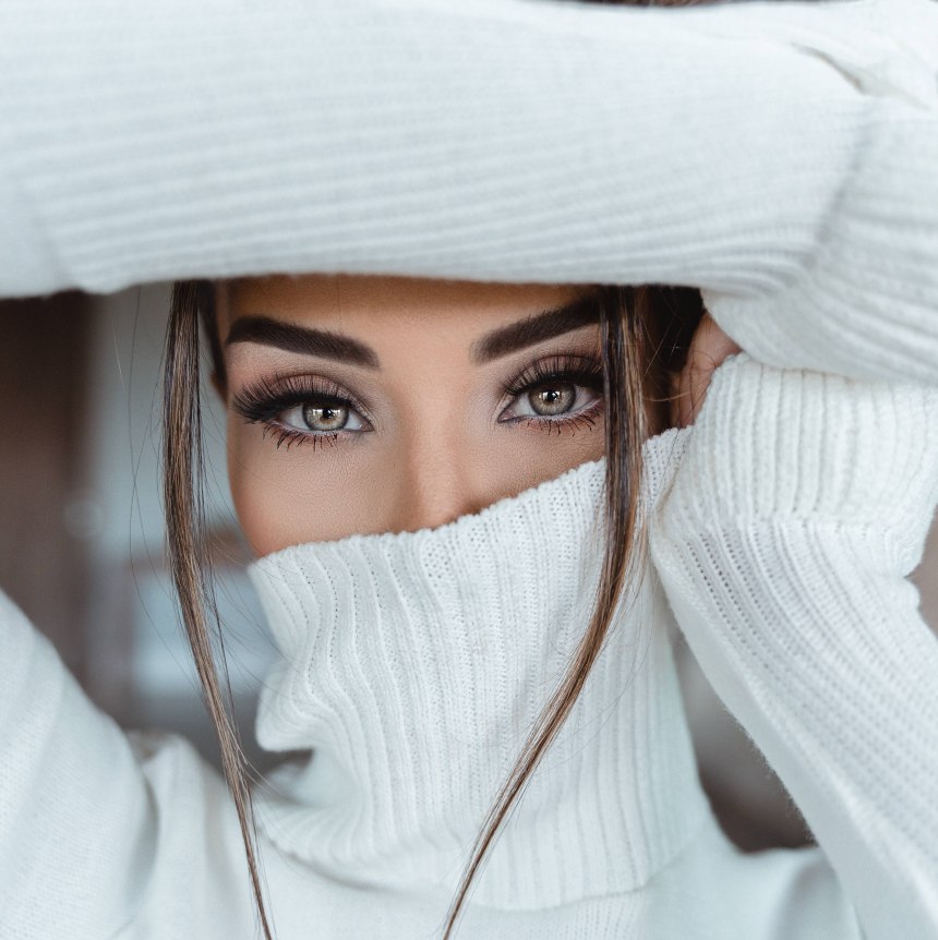 Пуловер женский с воротником поло