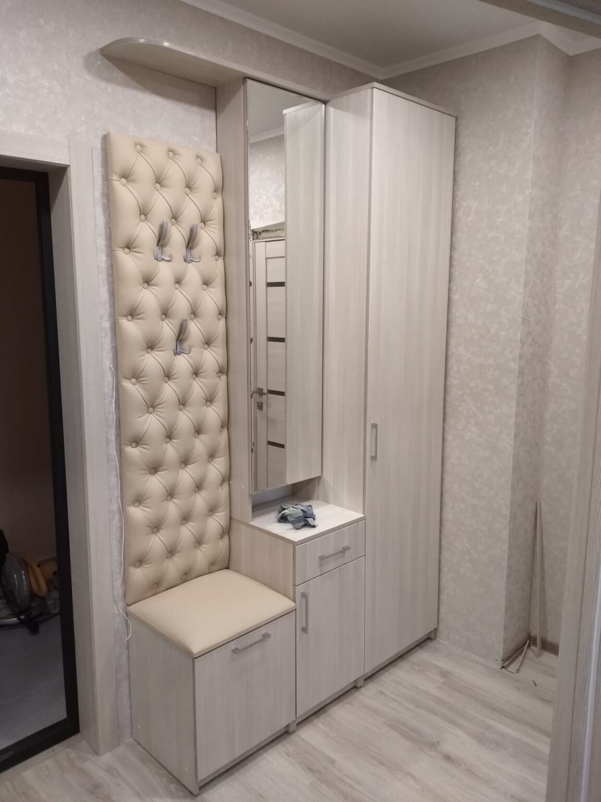 Шкаф в маленькую прихожую
