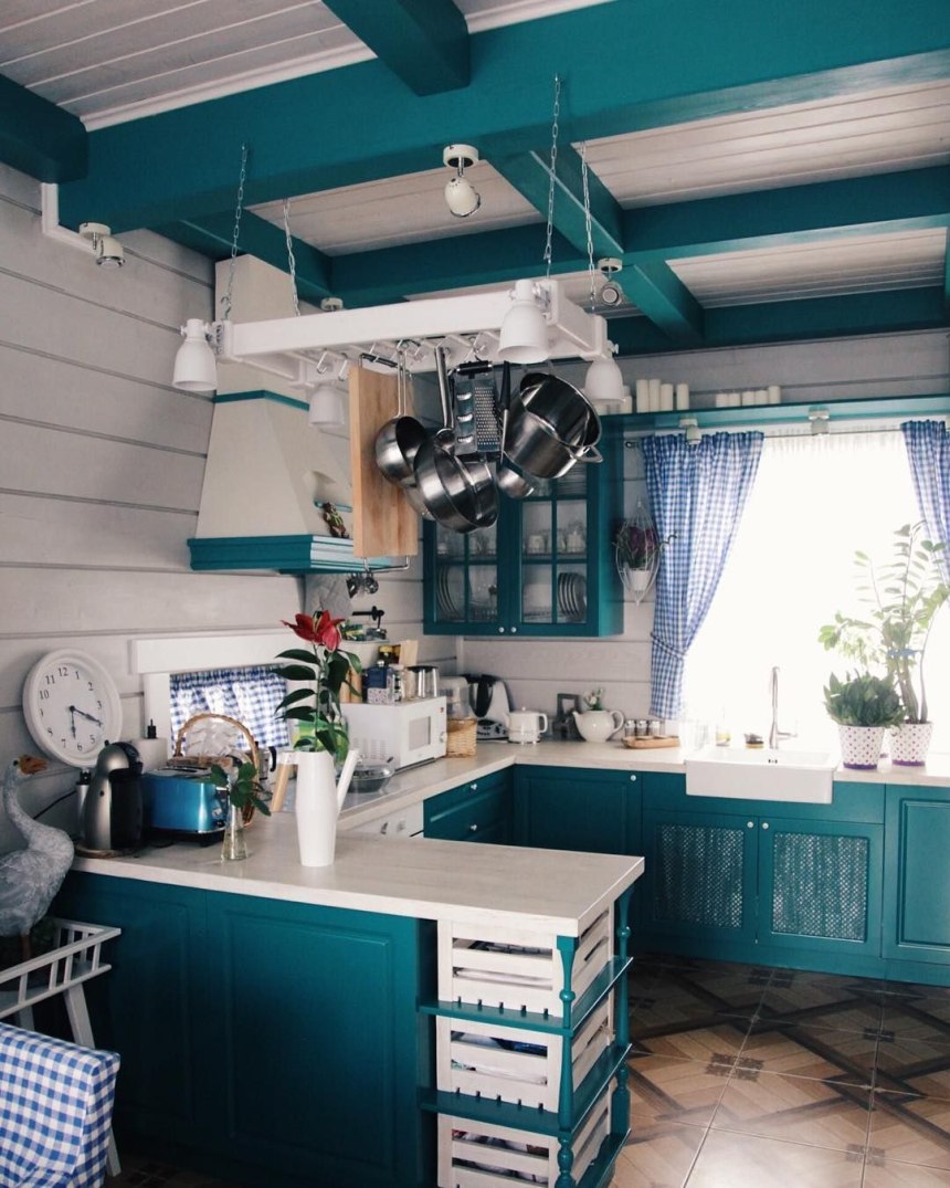 Кухня лофт бирюза