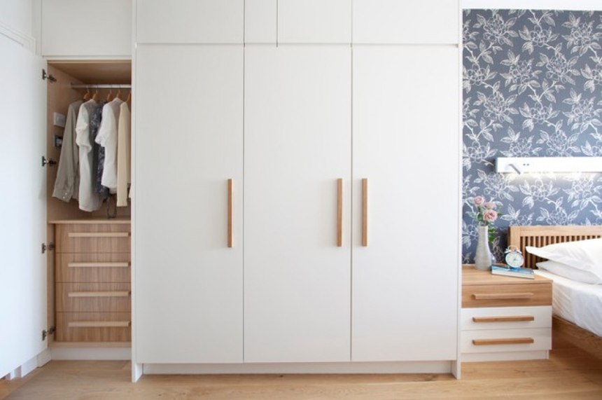 Шкаф ikea с распашными дверьми 120x58x236