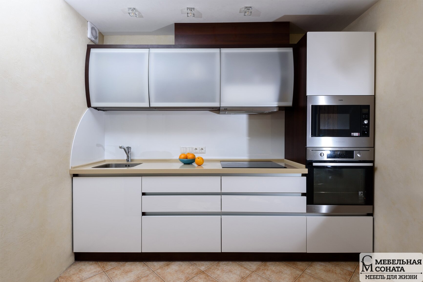 Прямая кухня без холодильника