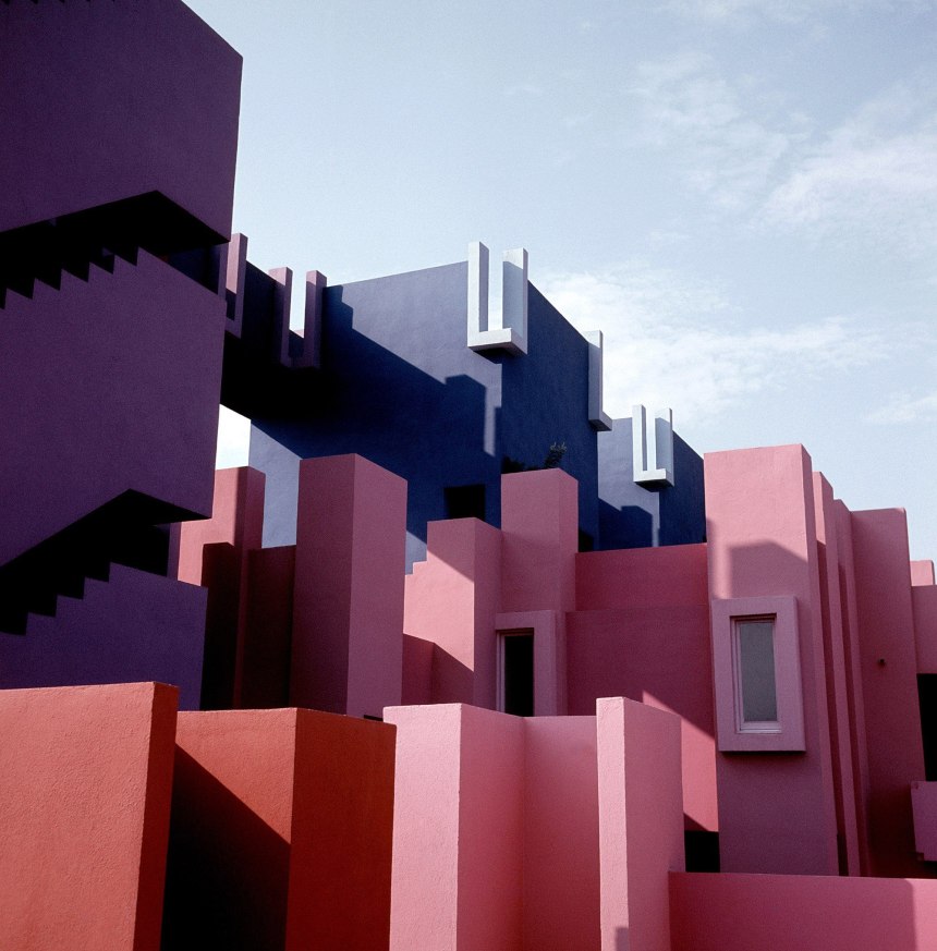 Muralla Roja Рикардо Бофилл