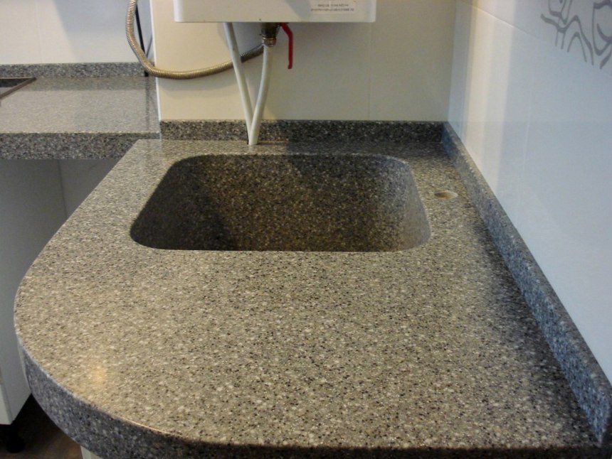 Staron Pebble Grey 810