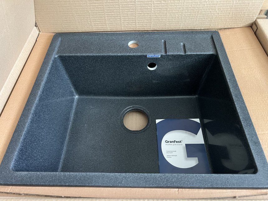 Кухонная мойка GRANFEST Quadro gf-q-560