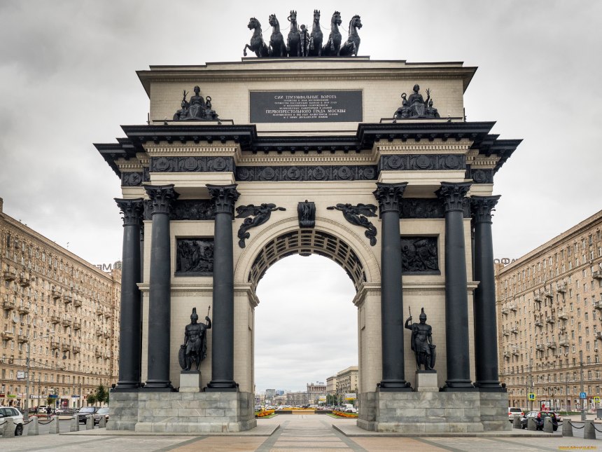 Триумфальная арка Бове архитектура