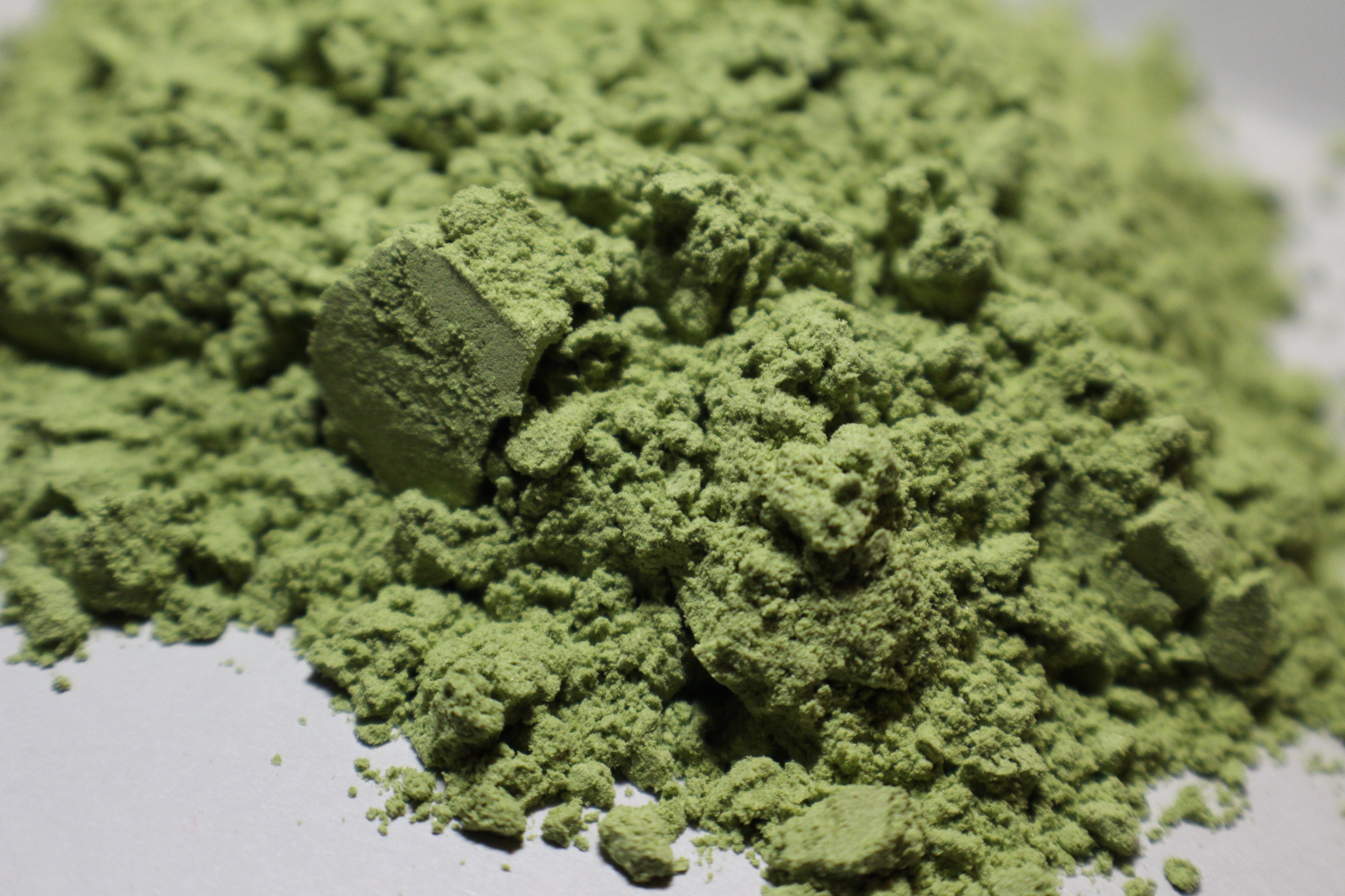 Особое вещество зеленого цвета в растениях. Наркотик селёный ппрашек. Зеленый наркотик. Зеленый порошок. Наркотики зеленый порошок.