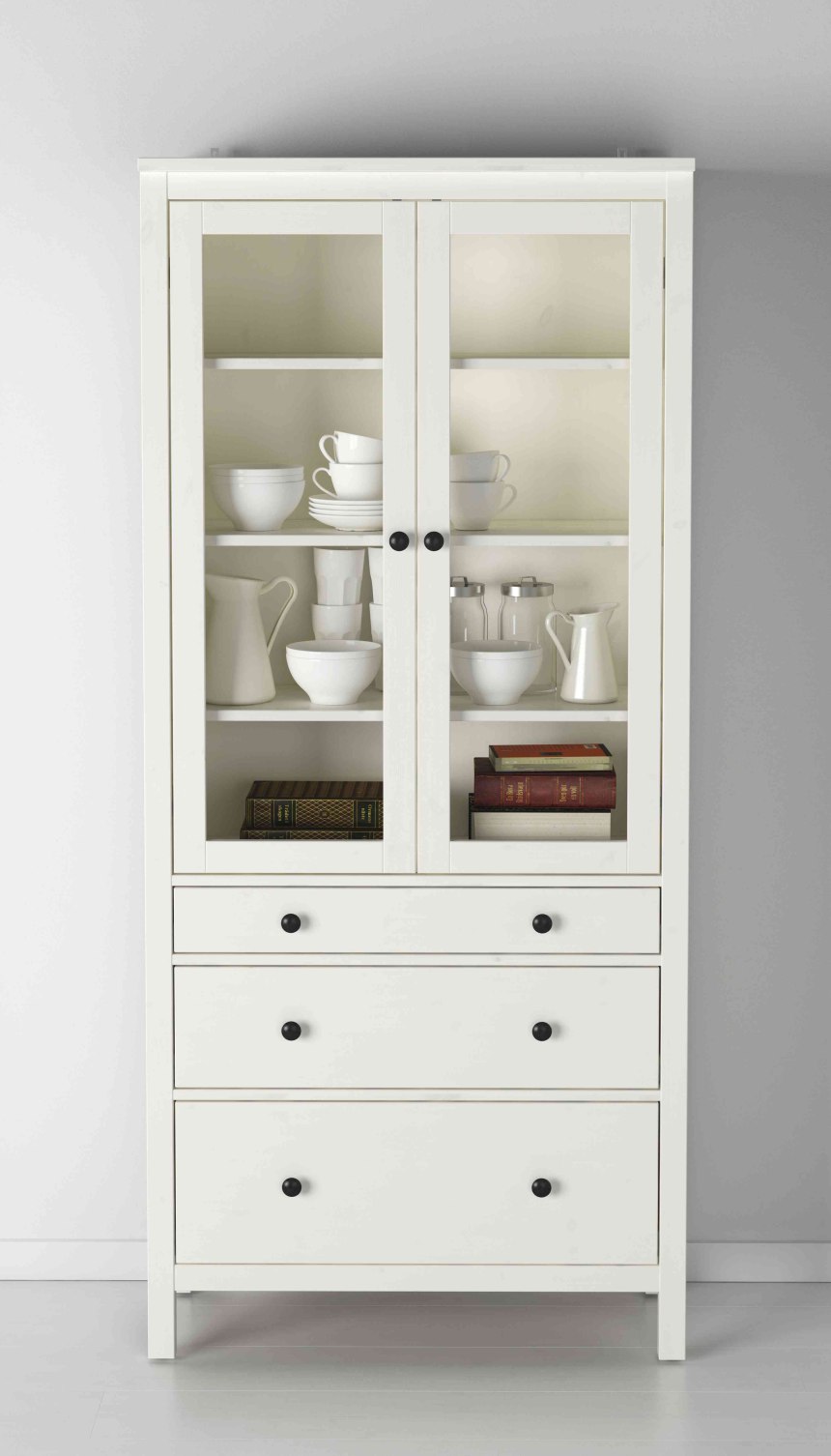 Ikea шкафы-витрины ХЕМНЭС