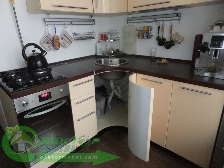 Угловые кухонные гарнитуры для маленькой кухни со стиральной машиной (58 фото)