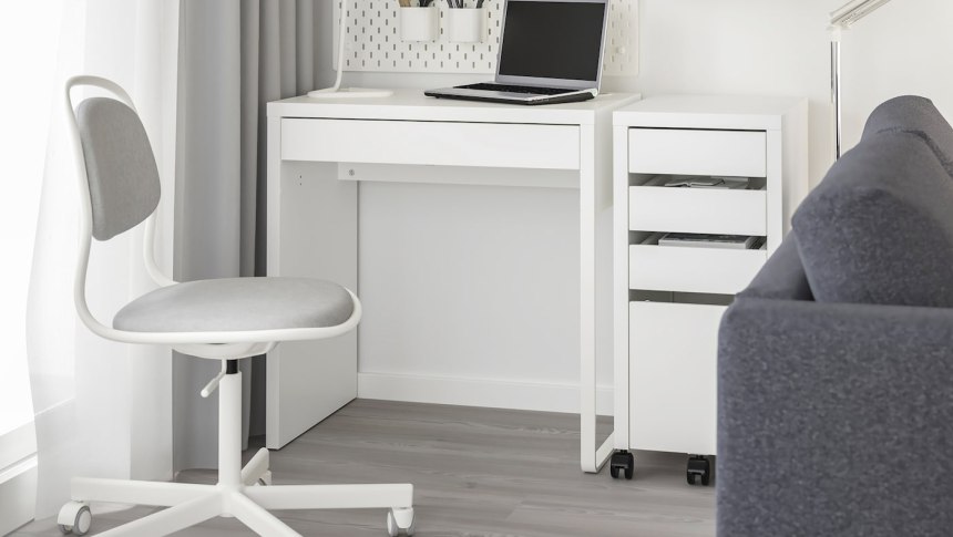 Письменный стол ikea микке 003.739.19/203.739.18