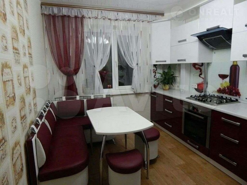 Красивые обычные кухни