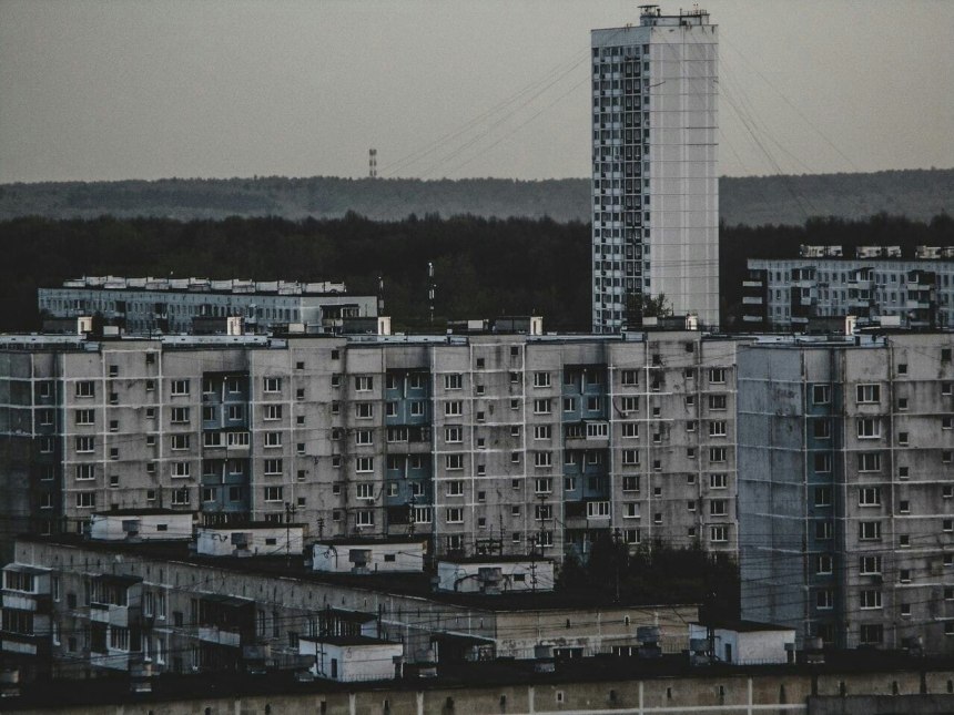 Серые панельки