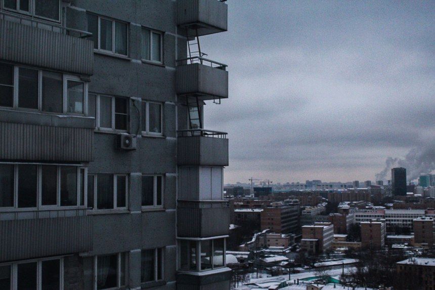 Серые многоэтажки