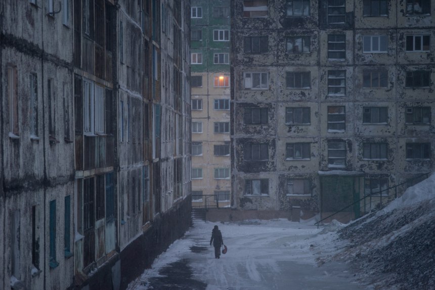 Серые панельки