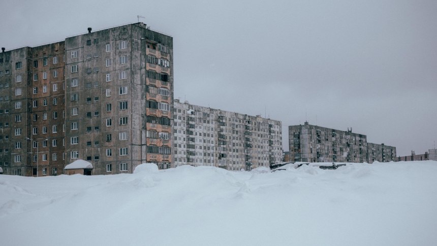 Панельный дом зима