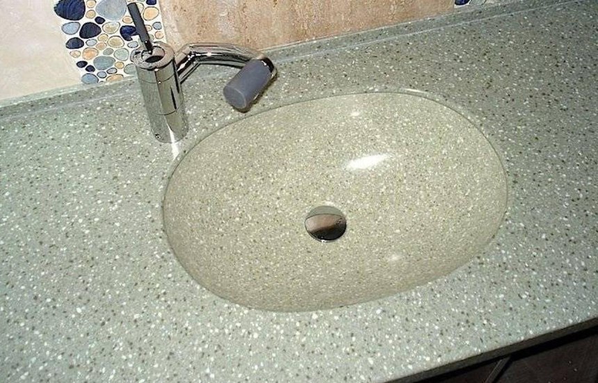 Мойка из искусственного камня в ванную