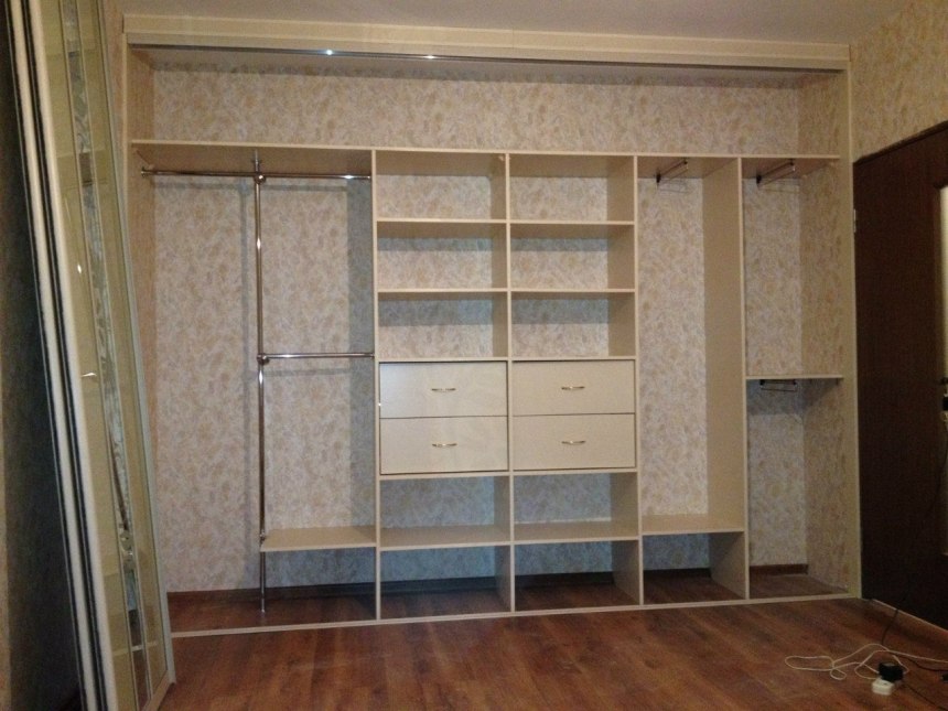 Сборка встроенного шкафа